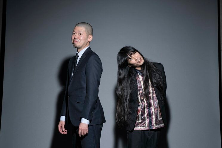 金属バットの小林圭輔（左）と友保隼平