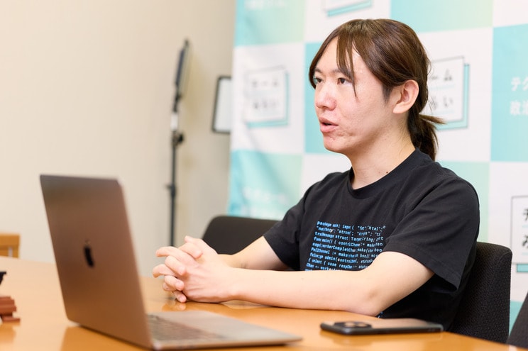 AIエンジニアとしても知られる安野参院議員(撮影/村上庄吾)