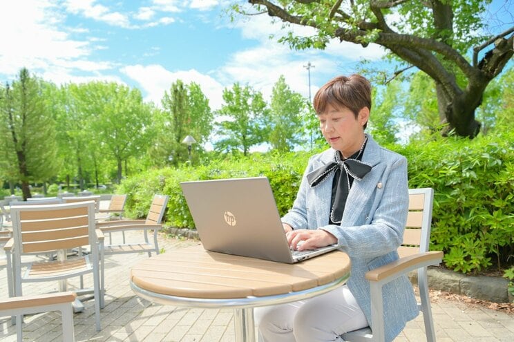 現在は「家庭問題カウンセラー」として活動する新川さん