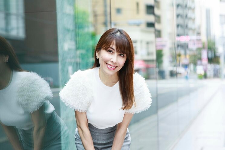 「だっちゅーの」を披露してくれた