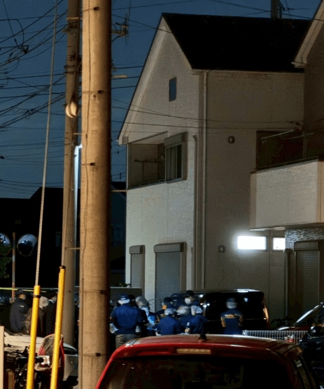 〈西東京・母子4人死亡〉「現場には血だらけのオノと包丁が…」無理心中か、夏は庭先でBBQやプール遊びの仲良し一家…事件直前に母は父と電話、当日に息子一人が学校を欠席_7