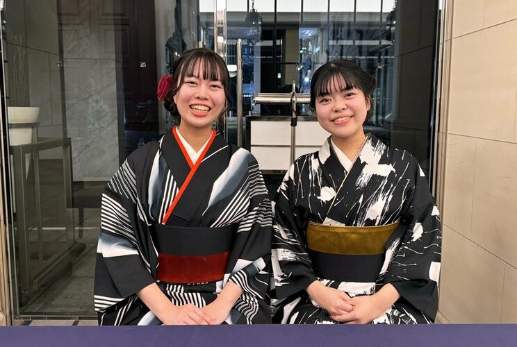 姉妹女性棋士として活躍する上野愛咲美・梨紗姉妹（撮影／集英社オンライン）