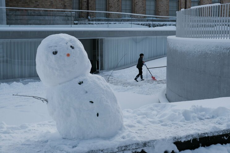 〈大寒波襲来・写真多数〉電車はストップ・渋滞40キロ・タクシー大行列・立ち往生、それでも開いていた牛丼屋に安堵…豪雪の京都ルポ「完全に大雪を舐めていました」_1