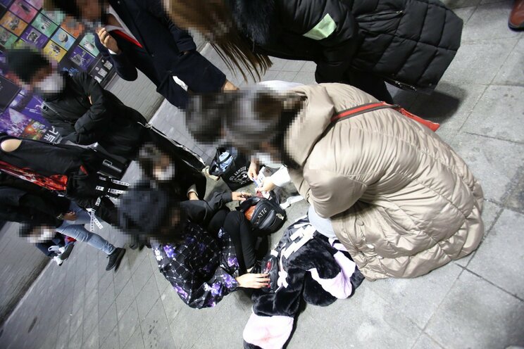 リスカ・案件・ＤＶ・受け子…「親からは自覚のない虐待」「いつかはここを卒業したいけど…」支援者・“大阪のおかあさん“が見たトー横キッズ“しんどい子どもたち”の現実_8