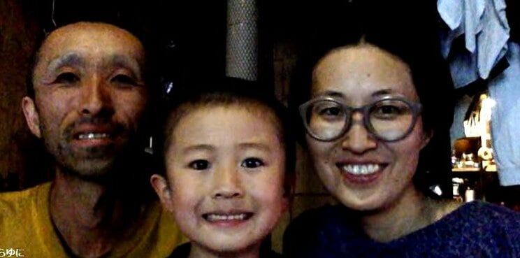 インタビュー中の余一さん（左）たいちくん（中央）ゆにさん（右）（写真／集英社オンライン）