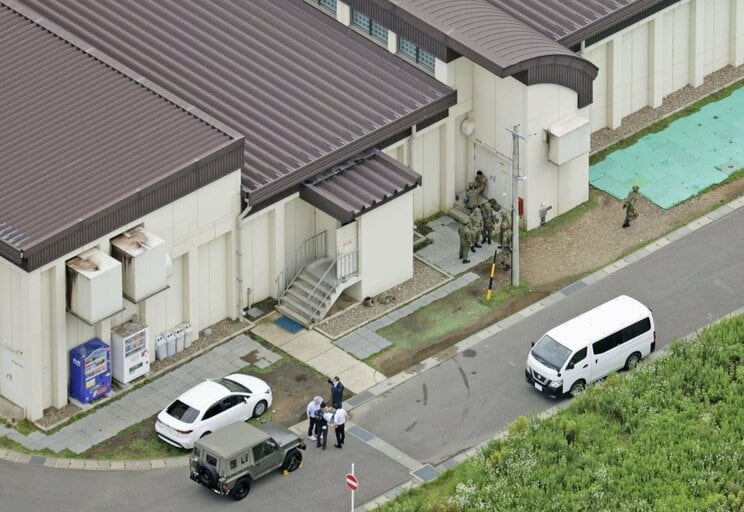 〈自衛官候補生が銃乱射３人死傷〉逮捕された男（18）は“素行不良”との風評か…“岐阜のビバリーヒルズ”で起きた惨劇、被害者はいずれも指導担当で泣き崩れる自衛官も…39年前に類似事件も_5