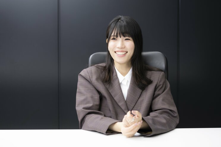 自身のネタについてのこだわりを話す紺野ぶるま（撮影／矢島泰輔）