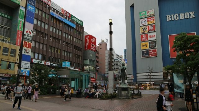 高田馬場駅前広場