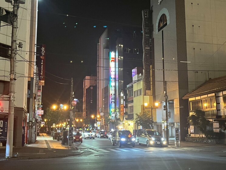 旭川市内の繁華街（撮影/集英社オンライン）