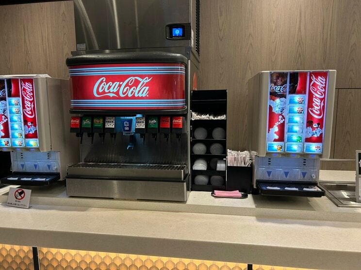 TOHOシネマズの一部店舗ではドリンクバーの導入を開始（撮影/集英社オンライン編集部）