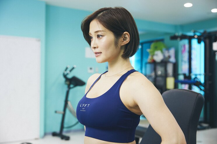 「食べては吐く地獄」グラドル高橋凛が告白した過食嘔吐の日々…2年で17キロ減→ボディコン準優勝の衝撃変化_5