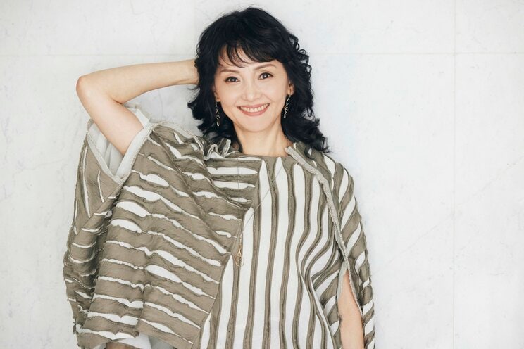 南果歩「孫が生まれて戦争のない地球になるのかなと憂う気持ちが強くなった」新たなパートナーにときめく未来は「予測不能です！」_5