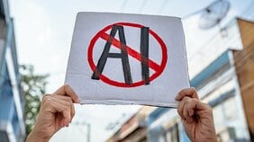 生成AIの学習は合法なのか? 日本の著作権法における生成AIの学習の論点。今後危惧される「人間の声」のディープフェイク