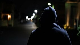 「W・S 8-19」の意味とは? ガスメーターのマーキングに潜む犯罪者の視線