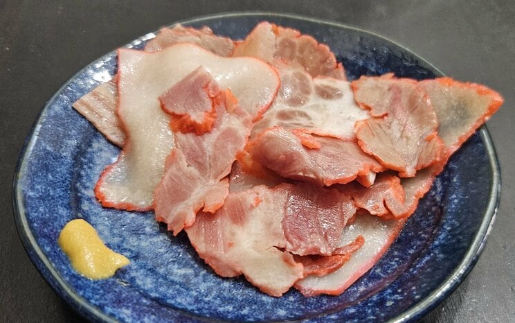 スーパーなどで再び見られるようになってきたクジラベーコン