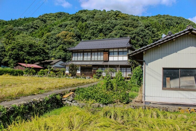 「過疎地域で年収300万円を超える求人はトラックの運転手だけ」でも幸福度は都市部より高い? 田舎をめぐるネガティブな言説のウソとホント_1