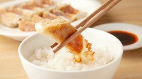 動物園で「あの動物、おいしそう」食べ過ぎで腹痛になったら「胃に優しいものを食べよう」…「生きるために食べる」日本人と「食べるために生きる」中国人のギャップ