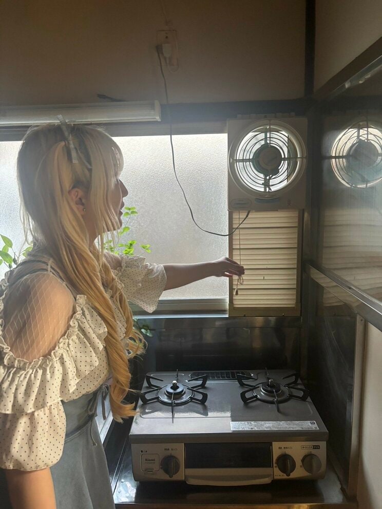 勝手に回り出したことがあるという換気扇（撮影／集英社オンライン）