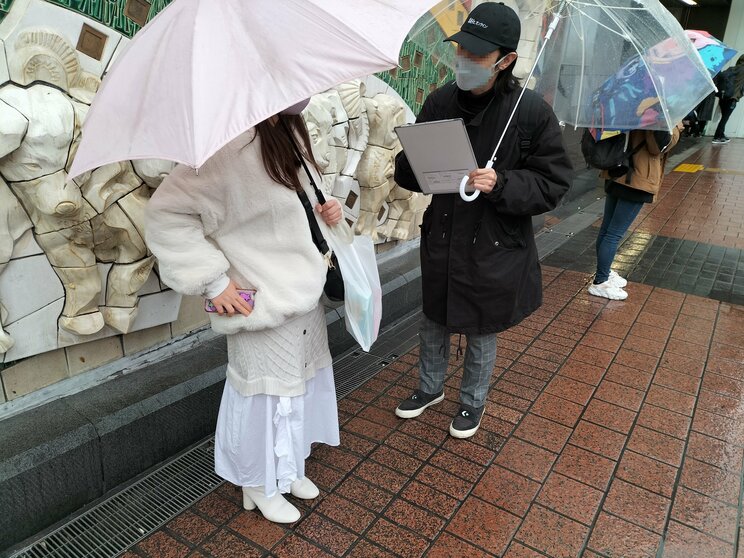 〈渋谷・若者100人に聞いた！〉3月13日以降も「マスクを着け続ける」は28％。様子見派が多数も「女子高生時代の思い出がマスクだらけなんて悲しい！ソッコーで外す～」との声も…_2