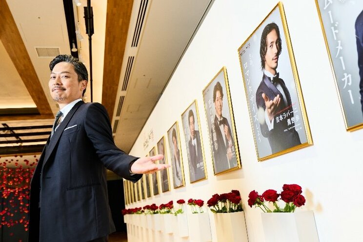 『バチェラー』シリーズ開始から10年にわたり司会進行役として携わってきた坂東工さん