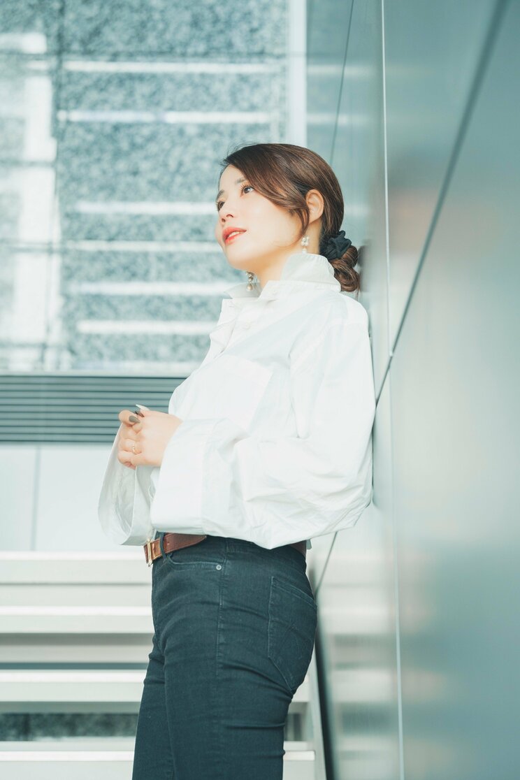 「私たちはすごく非現実的な、夢の中にいるような時代を生きている」見なかったW杯、安倍氏の国葬儀、岸田政権の今後、小室圭さん……芥川賞候補作家・鈴木涼美が噛み砕く2022－2023年の世相_4