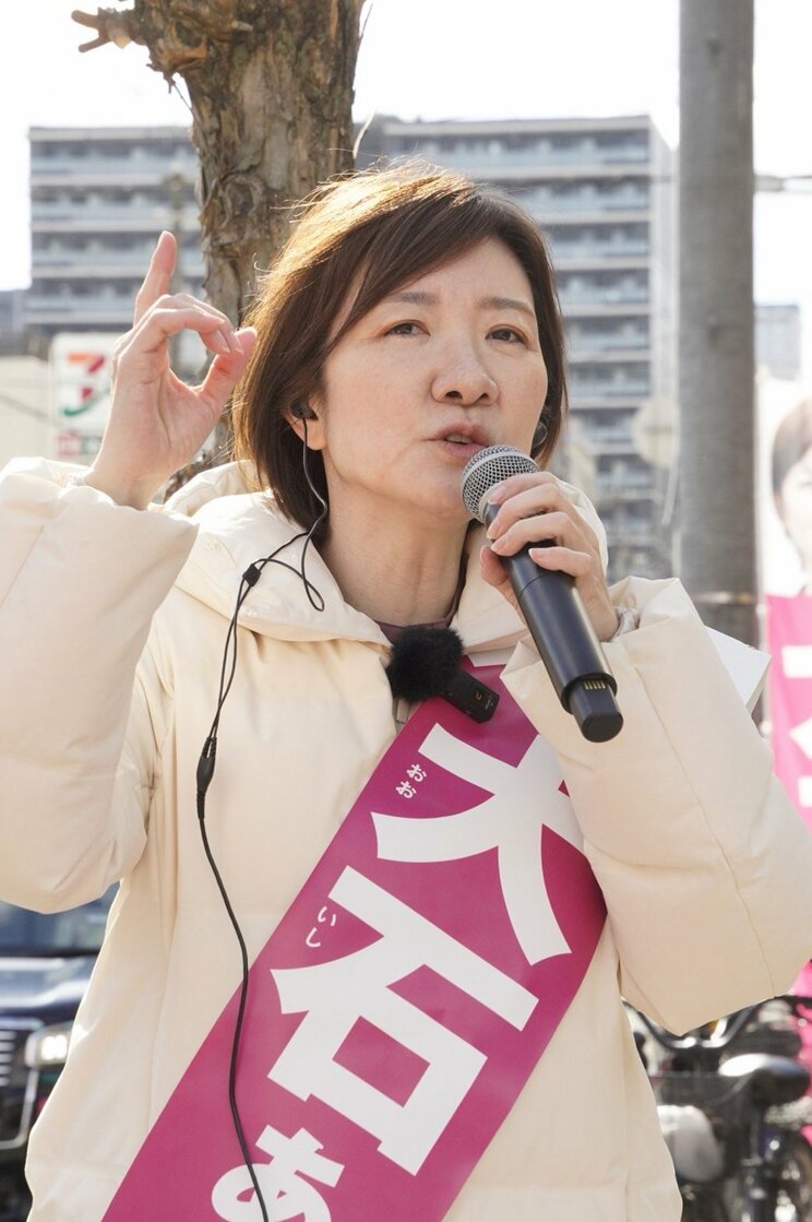 1月28日、大阪市淀川区で街頭演説する大石あきこ氏（撮影／集英社オンライン）