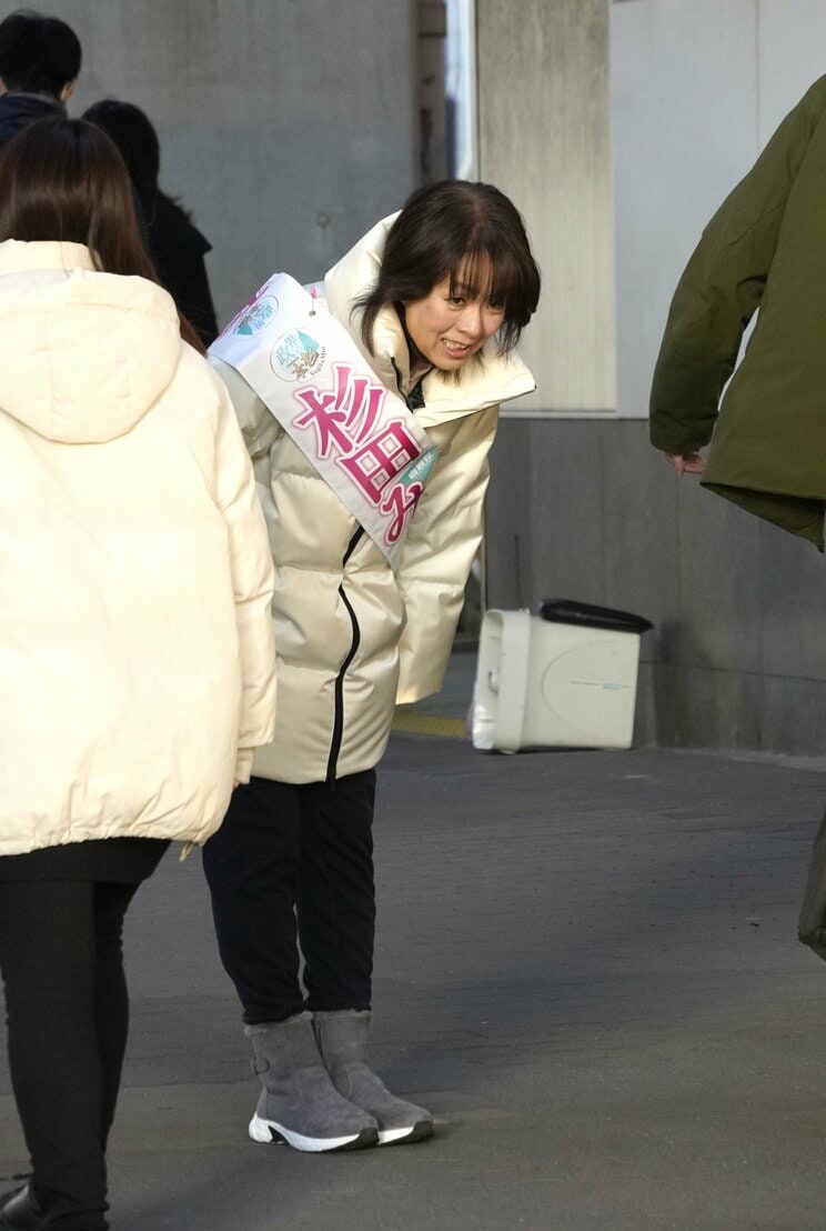 1月28日朝、大阪市淀川区の地下鉄駅で駅立ちをする杉田水脈氏（撮影／集英社オンライン）