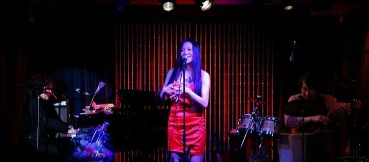 ジャズシンガーとしてライブハウスで歌っていたときの坂田佳子