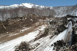 「雪崩は自然現象だけはない」JAPOW人気で急増…バックカントリー事故の危険すぎる実態