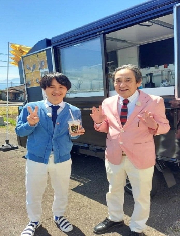 二人スリーフット(三脚)で歩んできたマネージャー増田さん(左)とルーさん（写真／本人提供、以下同)