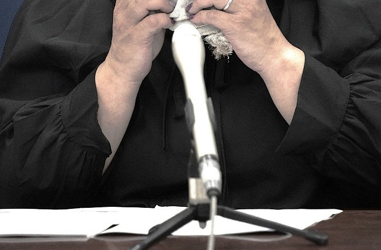 9月2日、記者会見で泣きながら話す亡くなったＡさんの母親（撮影／集英社オンライン）