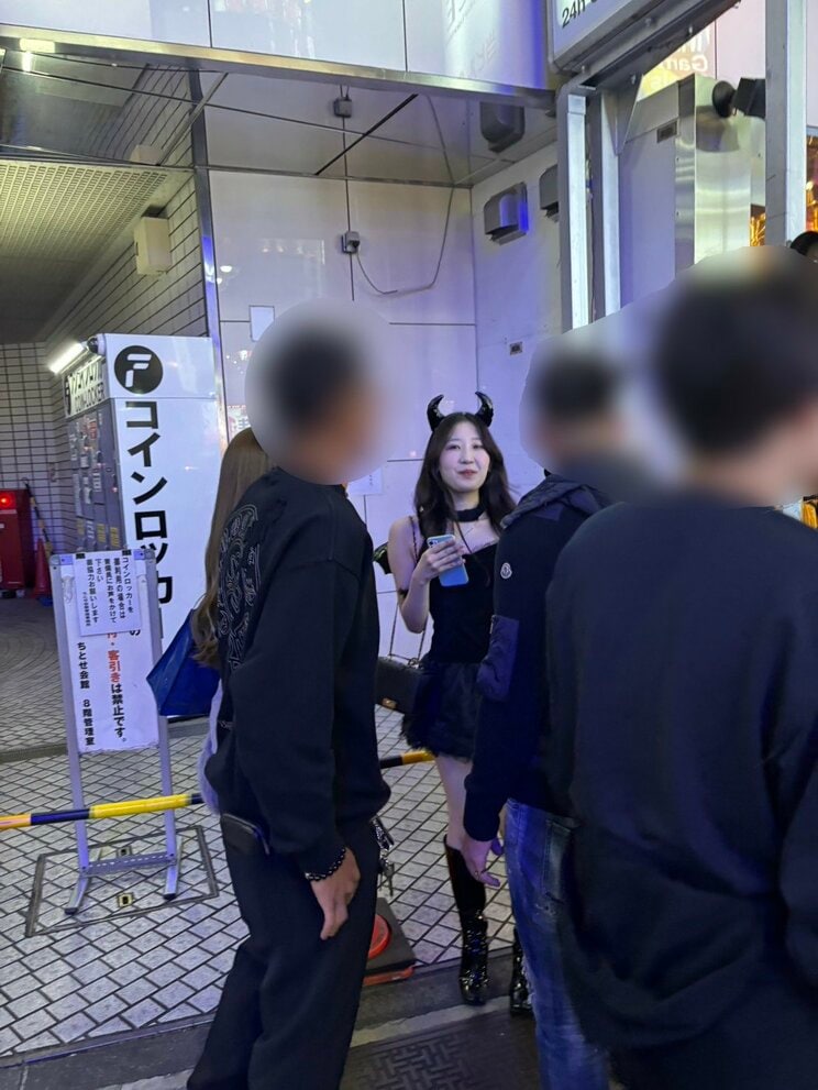 〈外国人だらけの渋谷ハロウィーン〉「休止？シラナイヨ」「誰も止められないヨ」酒がなくてもハイテンションで…_24