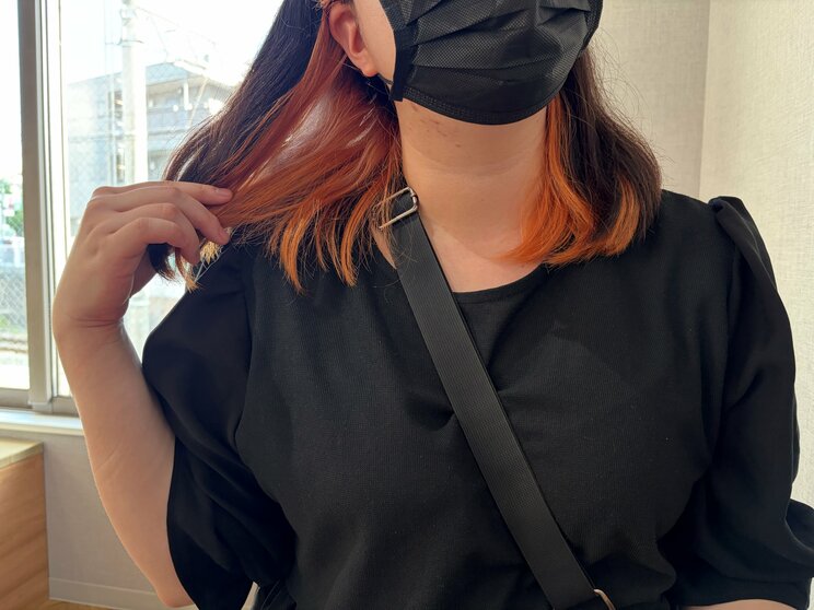 少しずつ前を向き始めた虎井おんさん（撮影／集英社オンライン）