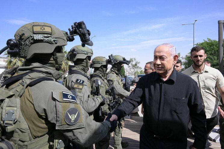 10月30日、非公開の場所にある「ギデオニム」（第33部隊）を訪問したネタニヤフ首相