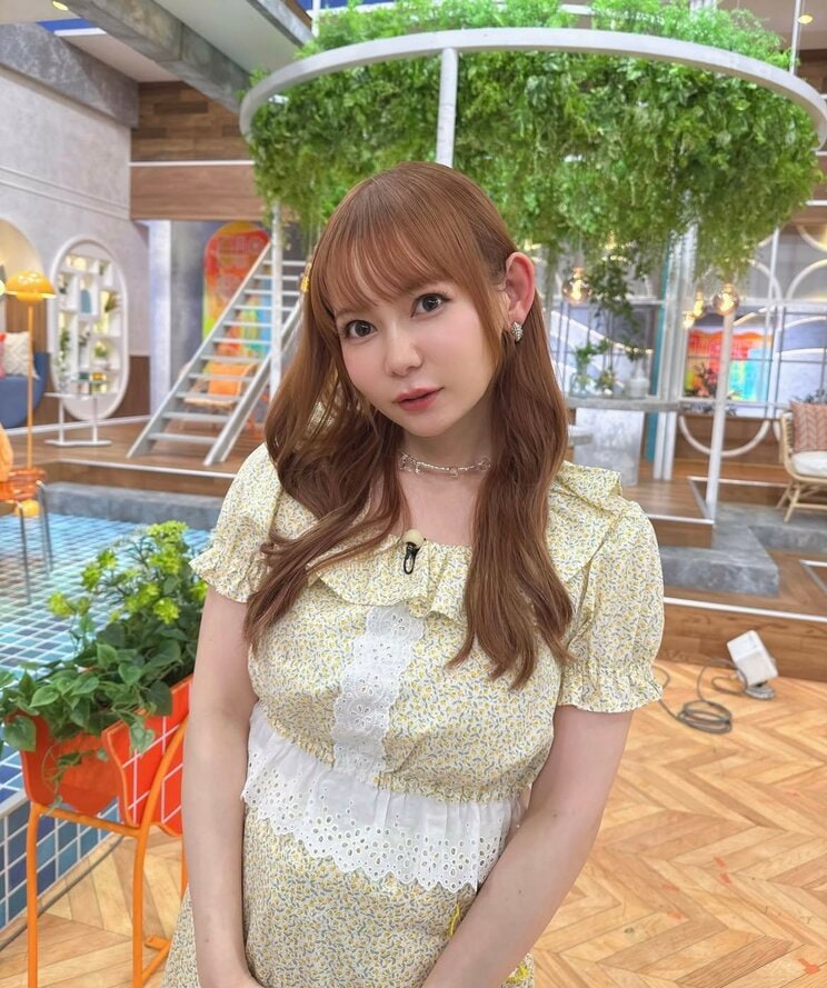 シャンソン歌手デビューするしょこたん（写真／本人Instagramより）