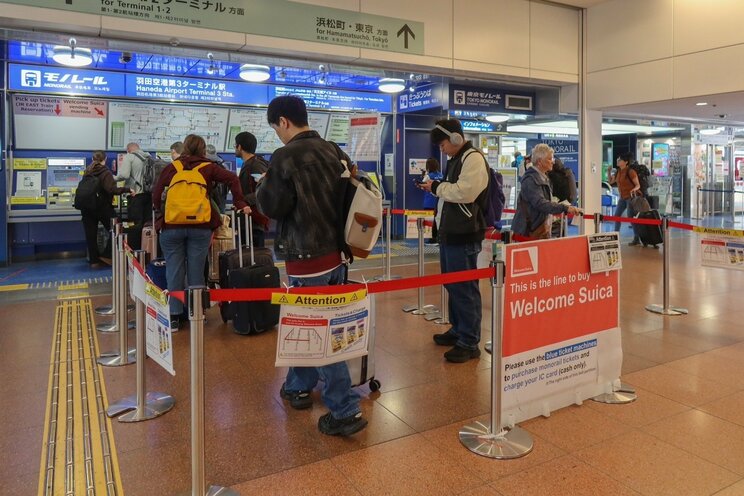 〈スキマバイト頼りのホテルも…〉空前のインバウンド特需でも、宿泊業界の人手不足が深刻化しているワケ_1