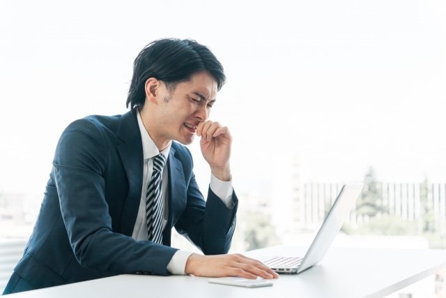 花粉症がつらいと仕事のパフォーマンスにも影響が……