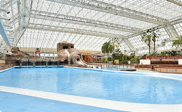 東京サマーランドのアドベンチャードーム（写真提供／東京サマーランド）