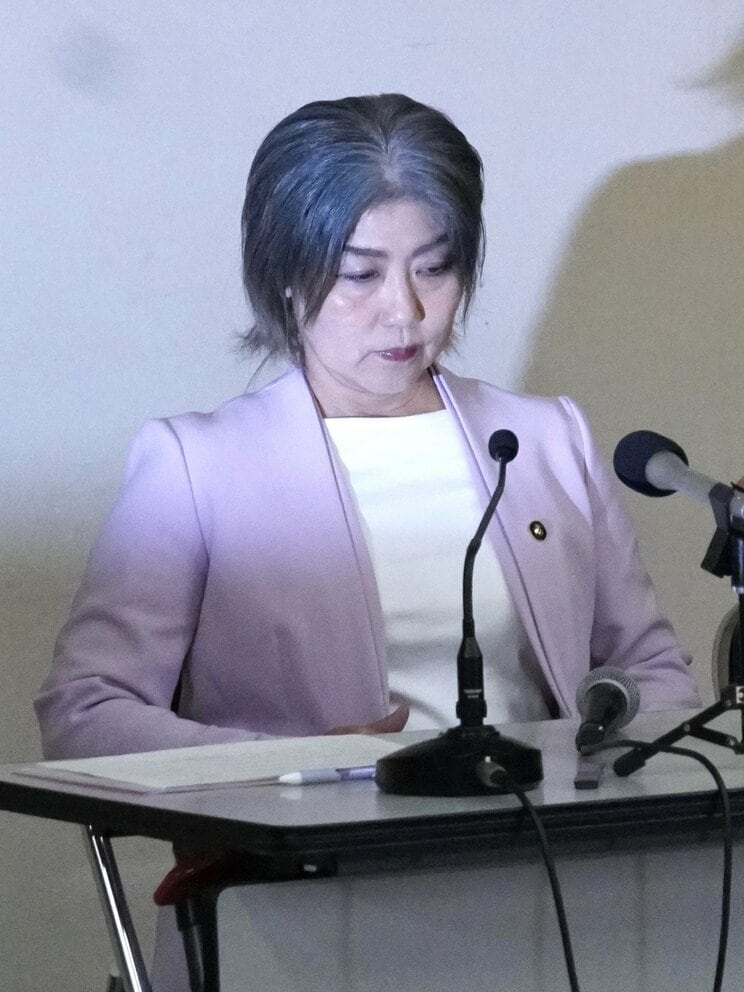 7月7日、会見で辞職すると話した田久保真紀市長