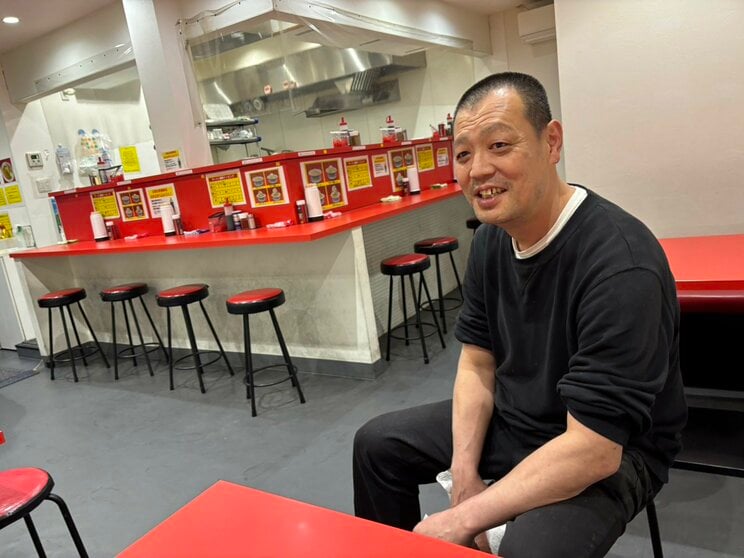 『ラーメン ノックアウト』の店長・星野昌志さん（撮影／集英社オンライン）