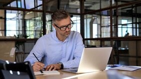 社会人の学びなおしで勝ちたいなら“勉強を外注”せよ。人に仕事を任せられない会社は成長しないのと同じ発想がもたらす根拠とは