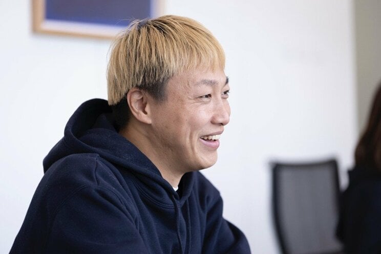 「もう騙されてもええか」という境地になったお見送り芸人しんいち　撮影／齋藤周造