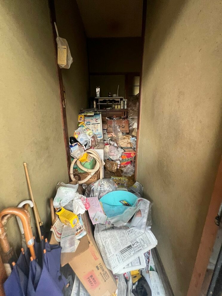 玄関から入った瞬間に足場がない（写真/ヨッシー工務店 広島大家さん提供、以下同）