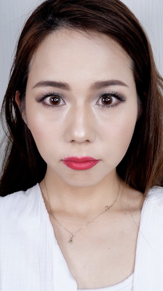 TikTokに多数アップされている、あえて雑なMAGAメイクをしたALISAさん（写真／本人提供）