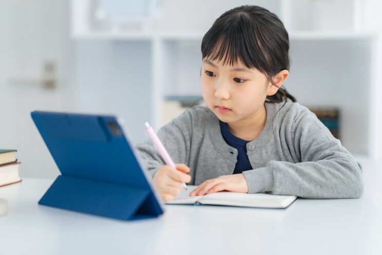 学習塾に通う小学生が30年前の倍以上に（Shutterstockより）