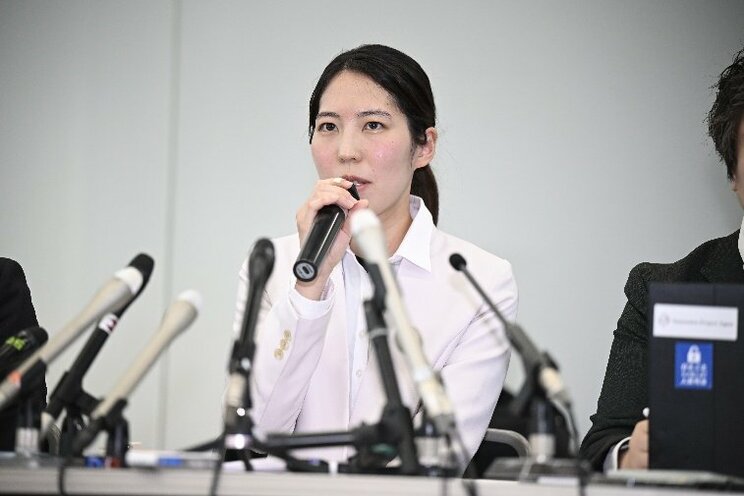 12月10日記者会見をする福間女流六冠（写真／共同通信社）