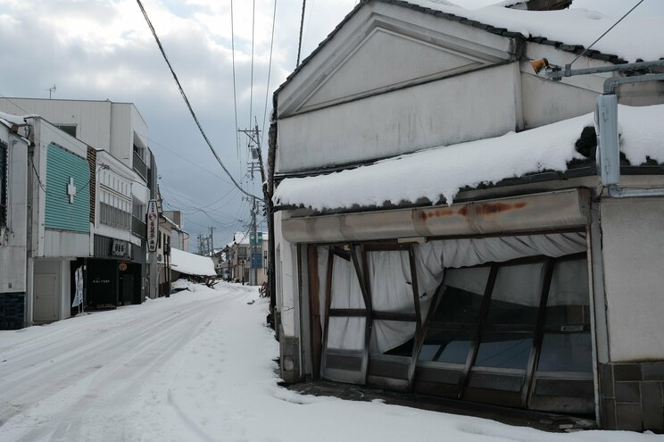 「行く場所がある人はいいなあ」店舗兼住宅が全壊、避難所でコロナに感染し咳が止まらず娘宅へ「誰かに迷惑だけはかけたくないので」〈能登地震から1ヶ月〉_16