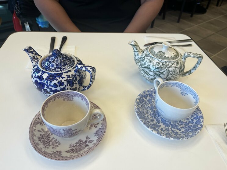 バーレイのカップで紅茶を堪能