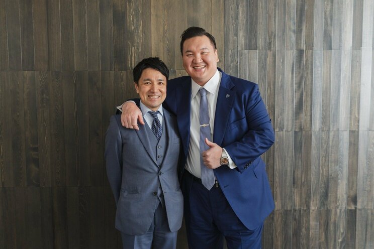 西尾克洋さん（左）と白鵬翔さん