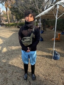 ニホンザル担当飼育員の宮腰峻平さん（撮影／集英社オンライン）